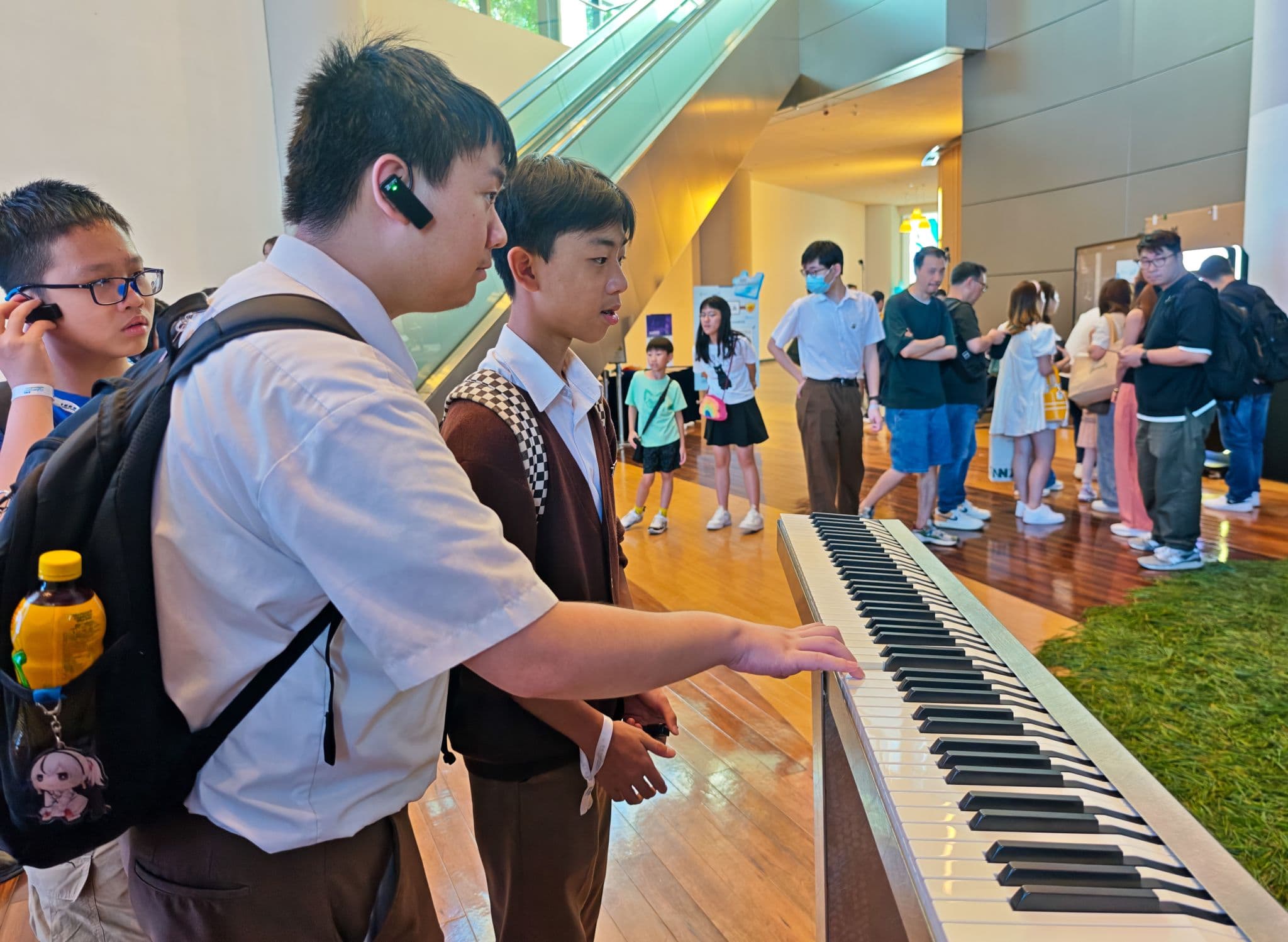 Exploring-the-Future-With-Curiosity-Creativity-and-a-Critical-Mind_9