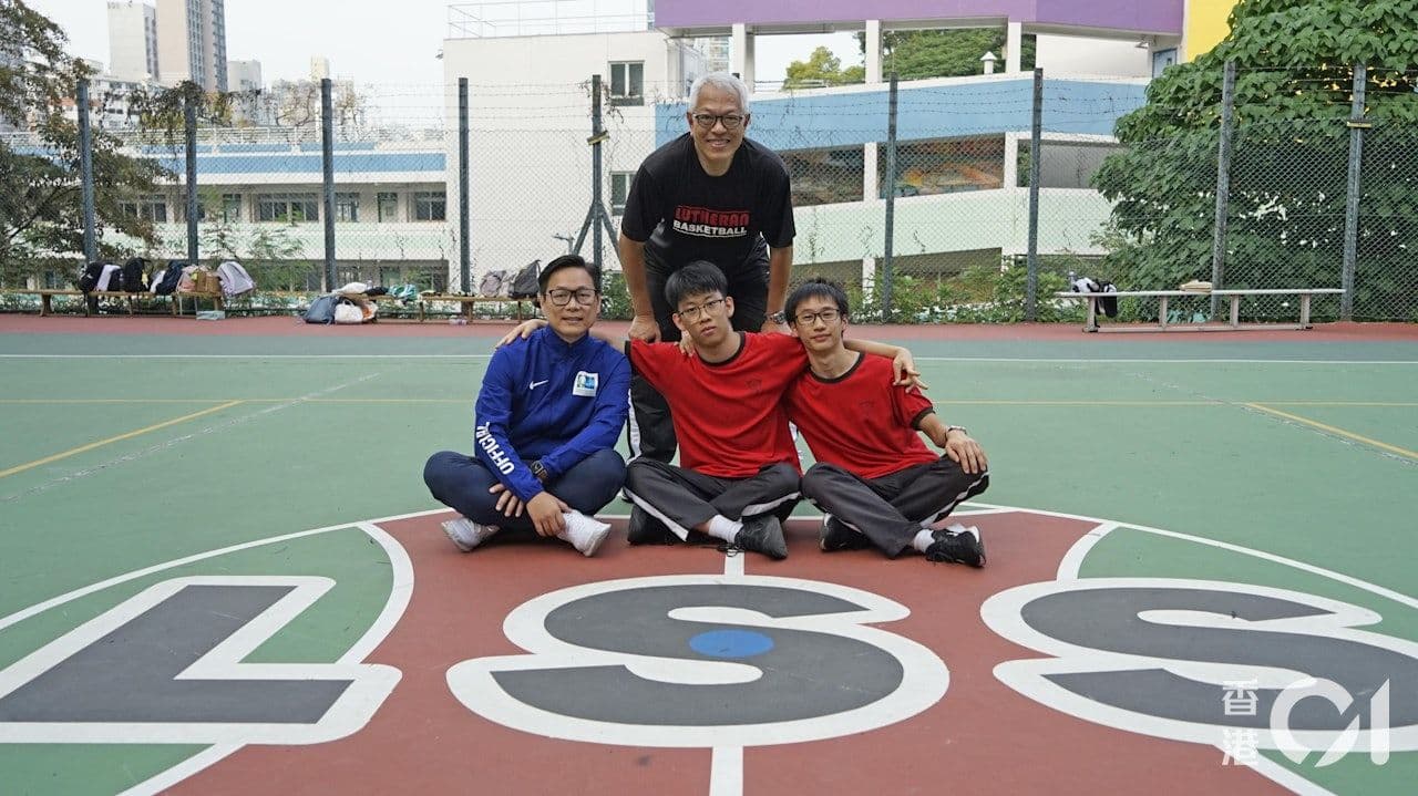 HK01- 逾40對校長學生齊跑街馬10公里賽 體現師生同行鼓勵積極面對逆境